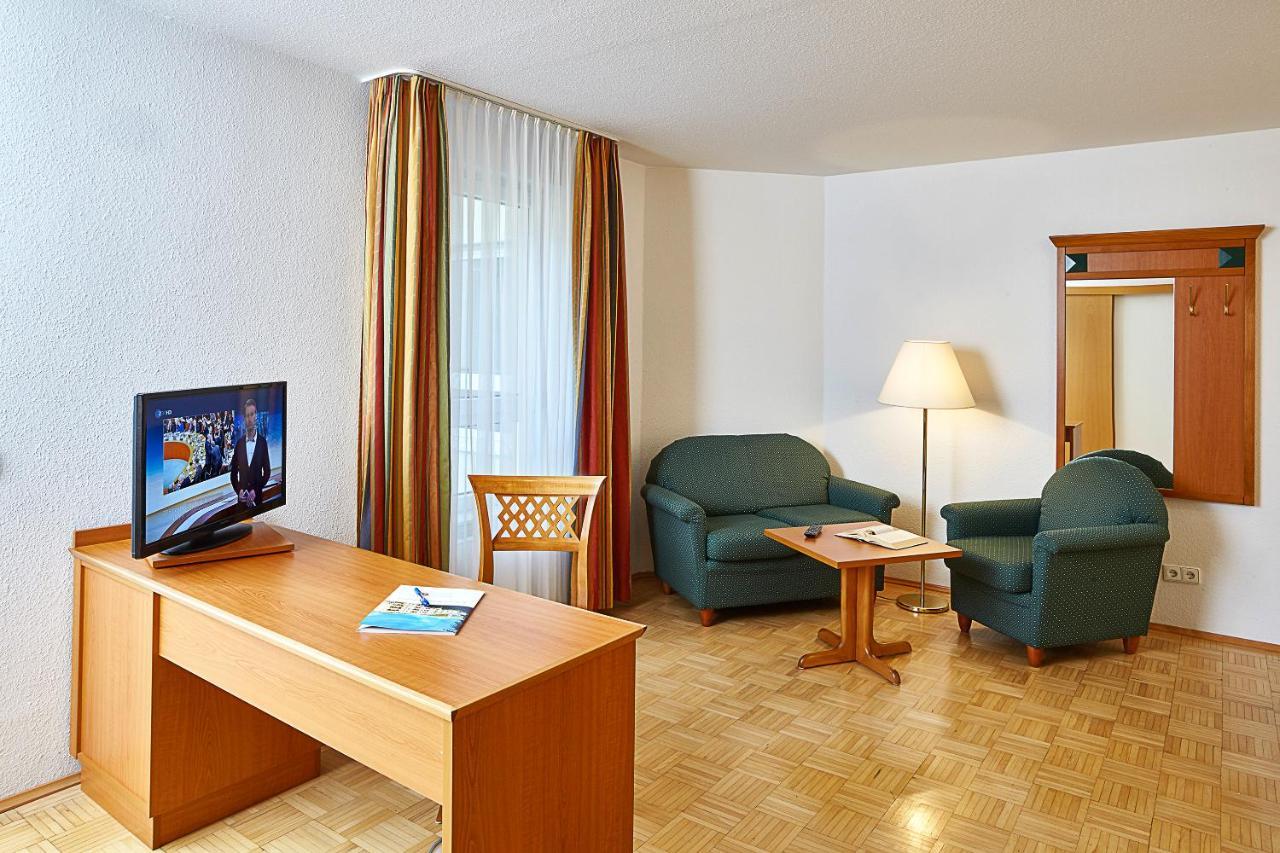Hotel & Residenz Am Kurpark Schlangenbad Kültér fotó